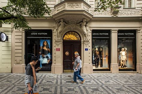 LVMH Leads 5 Billion Selloff Amid Luxury Stock 